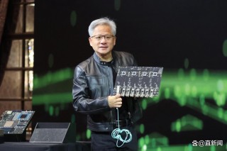 黄仁勋又焦虑了